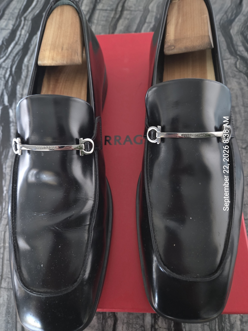 Salvatore Ferragamo Men's Fenice Black Leather Giancini Bit Loafers. Box